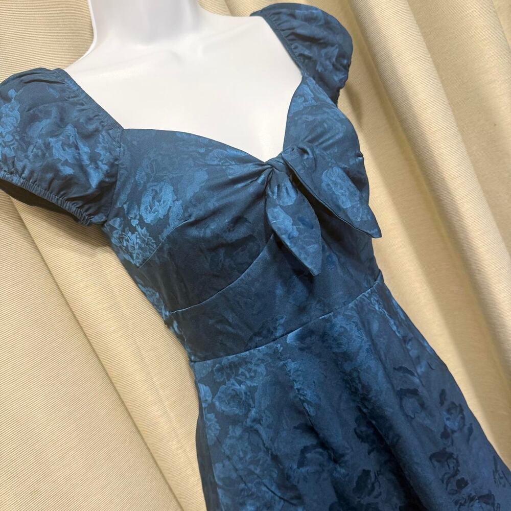 Mi Ami for Francesca’s blue floral mini dress with bow, homecoming size XS